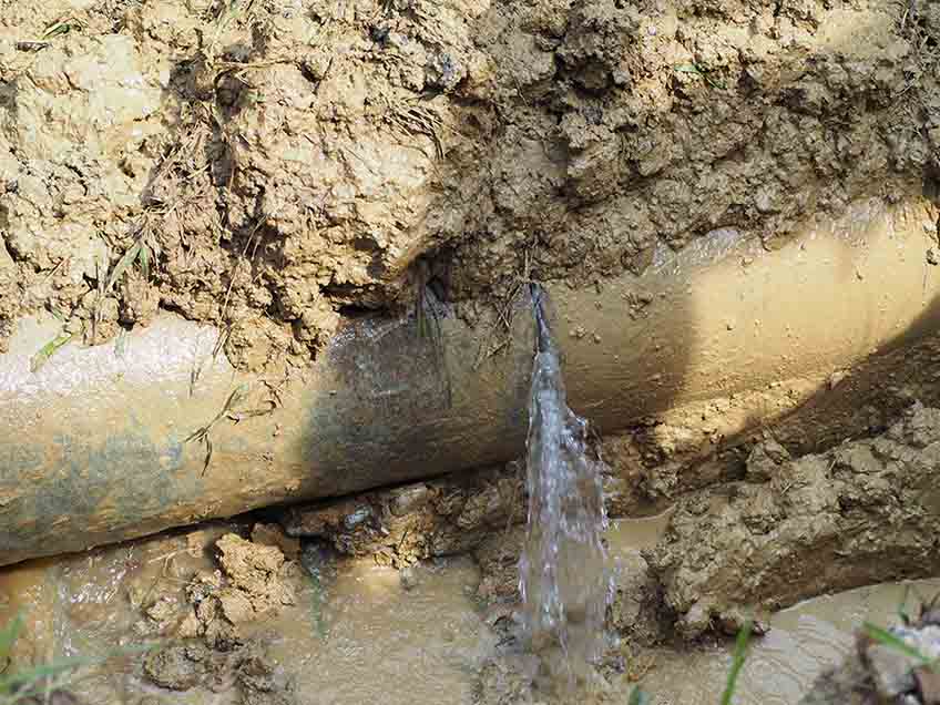 15 inch diameter leaking water pipe Tempe, AZ